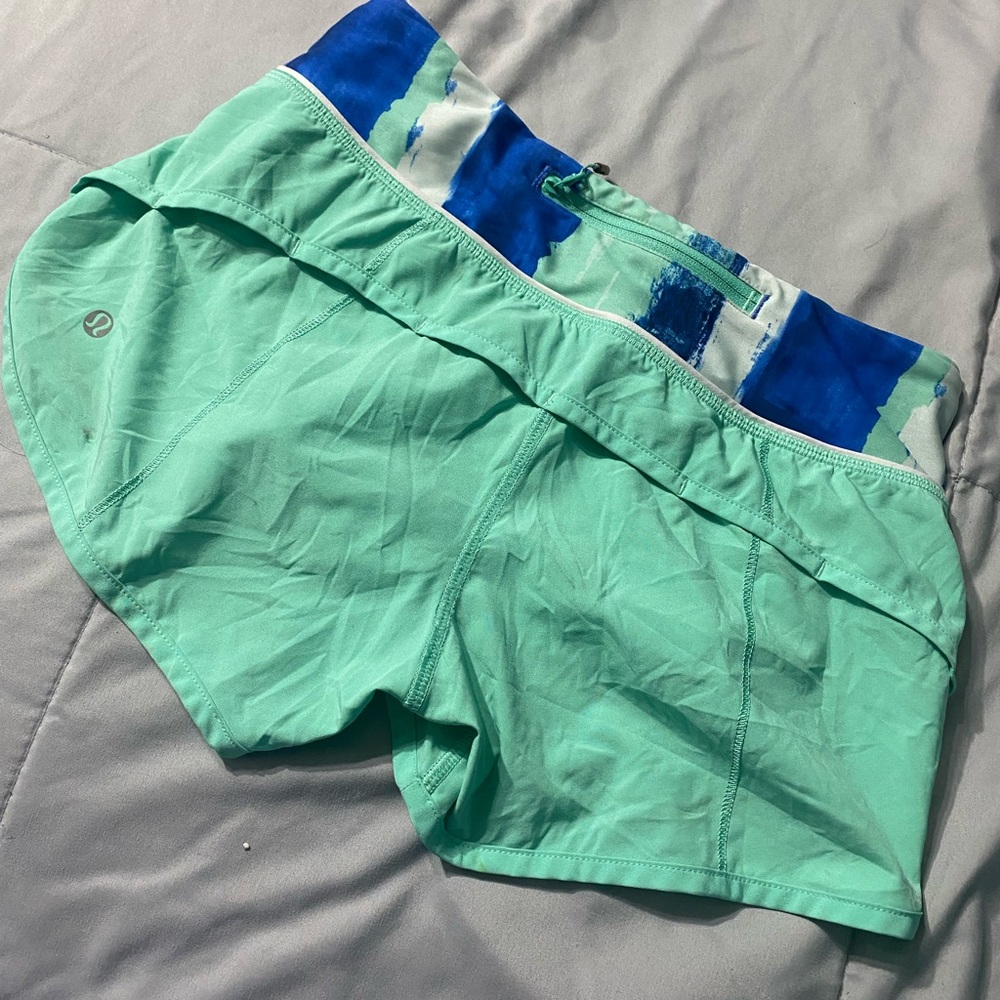 Short lululemon size 2